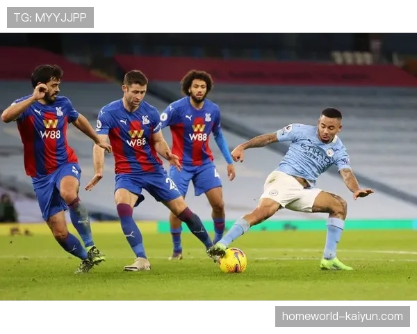 水晶宫战术变革成效显著 低位防守体系降低被射门次数